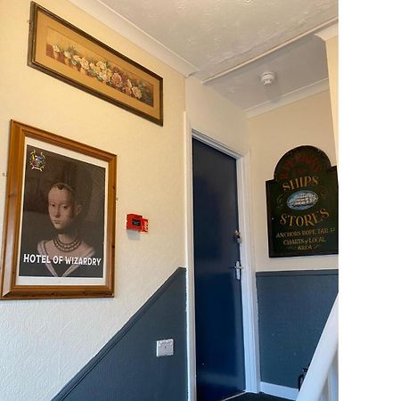 Hotel Of Wizardry เกรทยาร์มัธ ภายนอก รูปภาพ