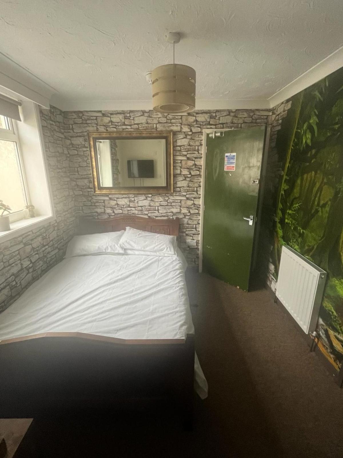 Hotel Of Wizardry เกรทยาร์มัธ ภายนอก รูปภาพ
