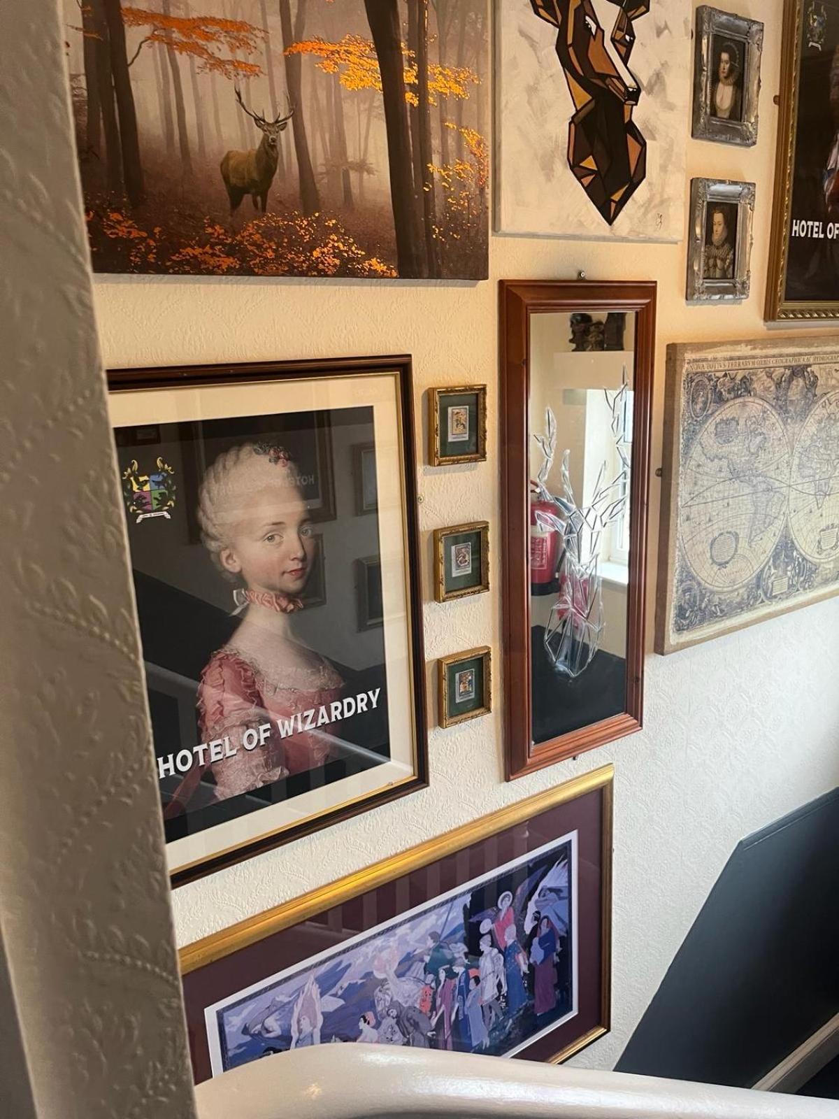 Hotel Of Wizardry เกรทยาร์มัธ ภายนอก รูปภาพ